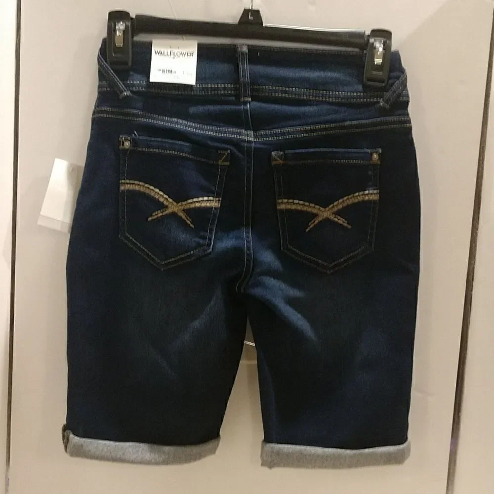 New Bermuda Length Long Jean Shorts Size  25 / 1
